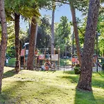 בית נופש 5 Bedroom Cozy In *